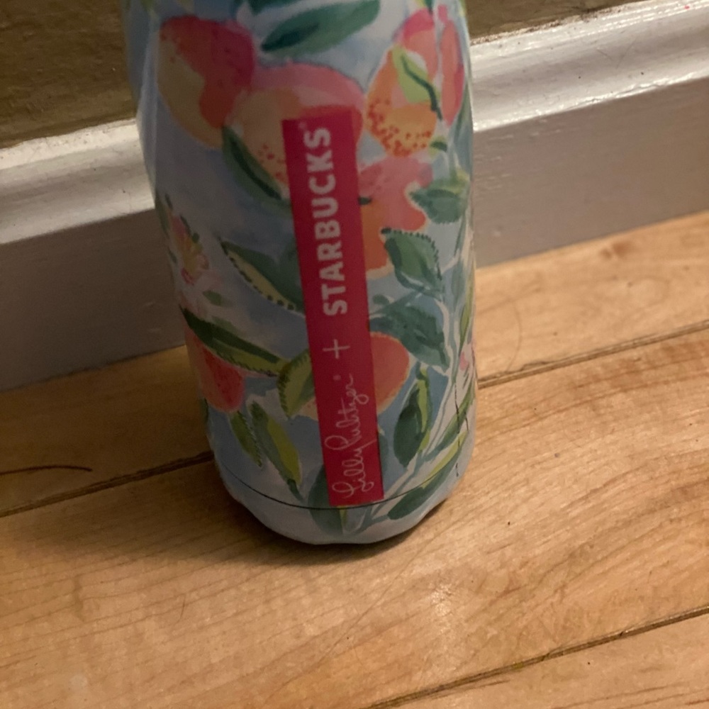 Limited edition, Starbucks and Lilly, Pulitzer swell bottle - Picture 3 of 4